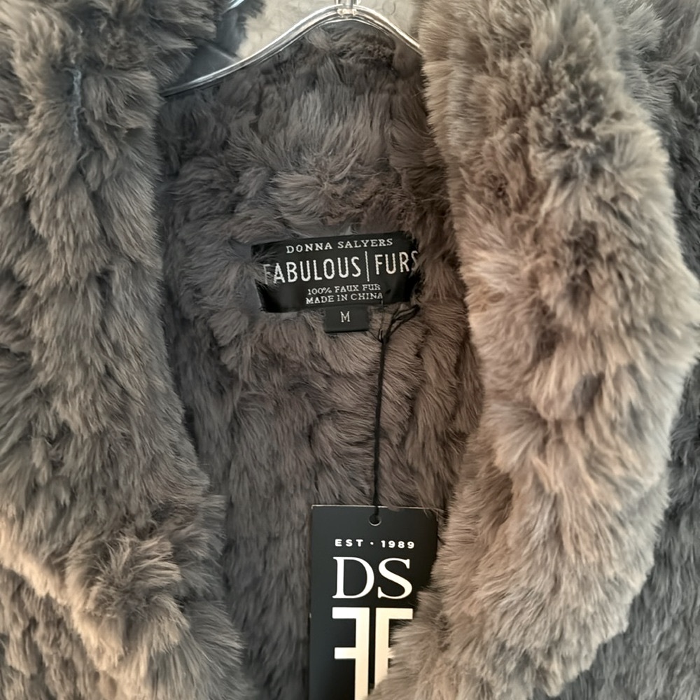 NWT Donna Saylers Fabulous Faux Fur Knitted Vest Slate Grey Size Medium - Picture 12 of 13